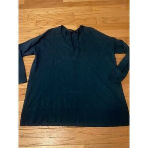 Torrid, women's dark green v - neck pullover long sleeve sweater size 0